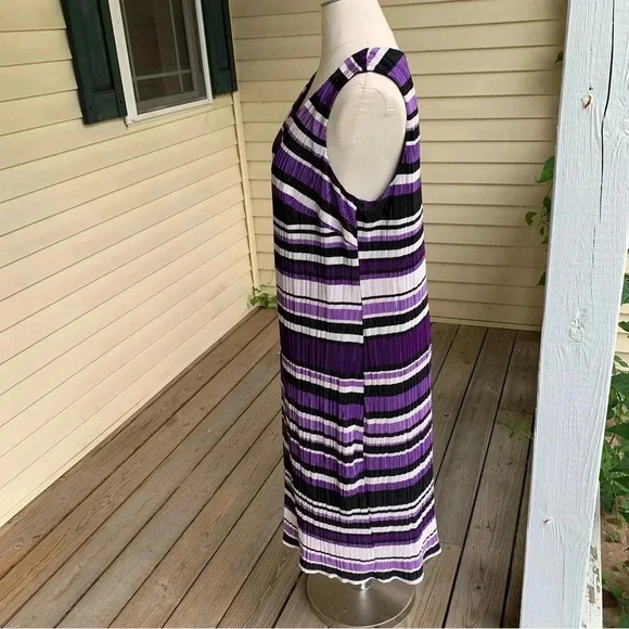 Catherines Plus Size 2X Midi Dress Crinkle Pleat White, Black & Purple Stripes - Picture 4 of 6